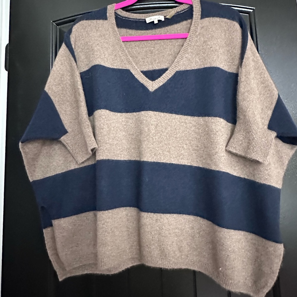 Minnie Rose Brown and Navy Sweater💯Cashmere oversized fit.